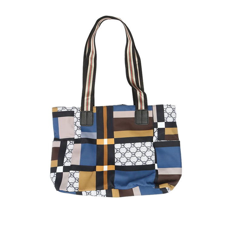 বড় কাঁধের ট্র্যাভেল ব্যাগগুলির সুবিধাগুলি কী কী