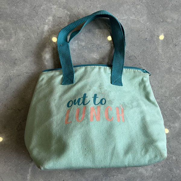 কী কাপড়ের হ্যান্ডব্যাগগুলি একটি নিরবধি এবং টেকসই পছন্দ করে?